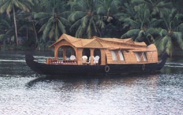 Kerala tour packages,kerala House boat cruise,Back waters of kerala , Munnar tour, South indian tour packages, Hillstation tour kerala, Wildlife tour of kerala, Kumarakom Backwater tour,Aleppey Backwaters, Snake boat race, Kochi, periyar, Kovalam, poovar island resort holiday packages, southindian holidays ,Varkala Beach tour,  Chineese fishing nets , Fortkochi, cochin backwater tour, periyar wildlife sanctuary, Kumarakom bird sanctuary, Country boat cruise, village tour of kerala, Ayurveda packages, Kotakkal aryavaidya sala, Ayurveda treatments, Kathakali